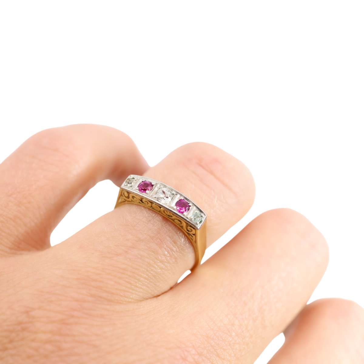 Rubí Vintage and Art Gramm