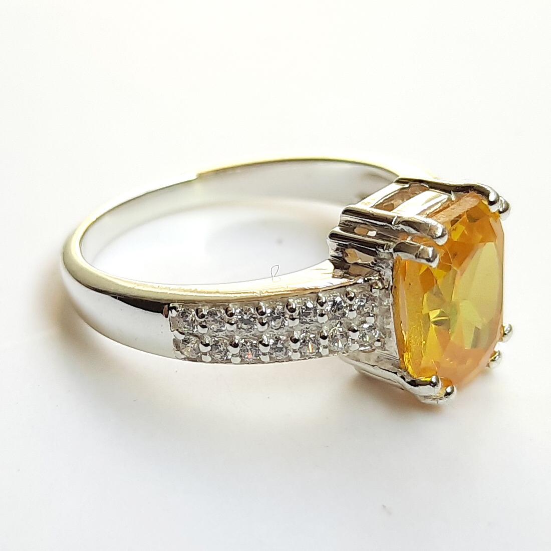 Zafiro amarillo Amur Oro