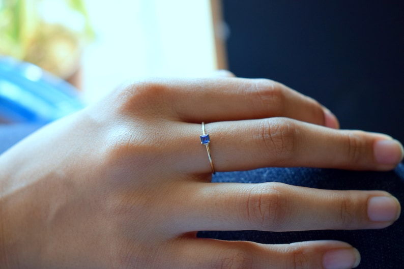 Zafiro azul Unique Toss